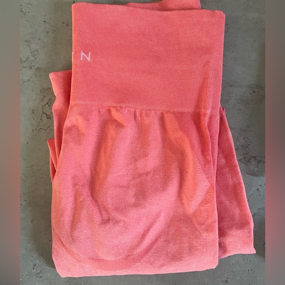 NVGTN coral contour leggings size small - Picture 2 of 5